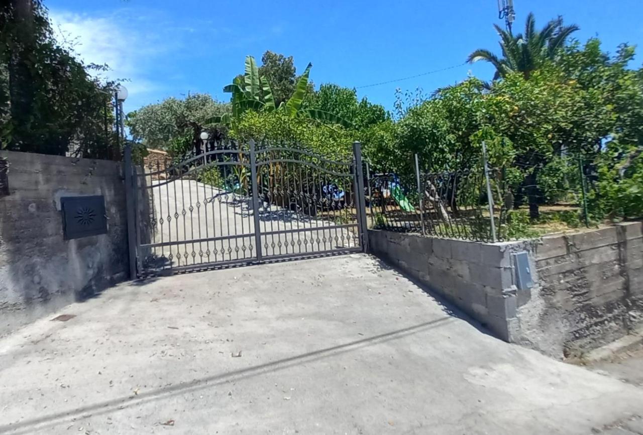 A casa da Daniela Taormina Exterior foto